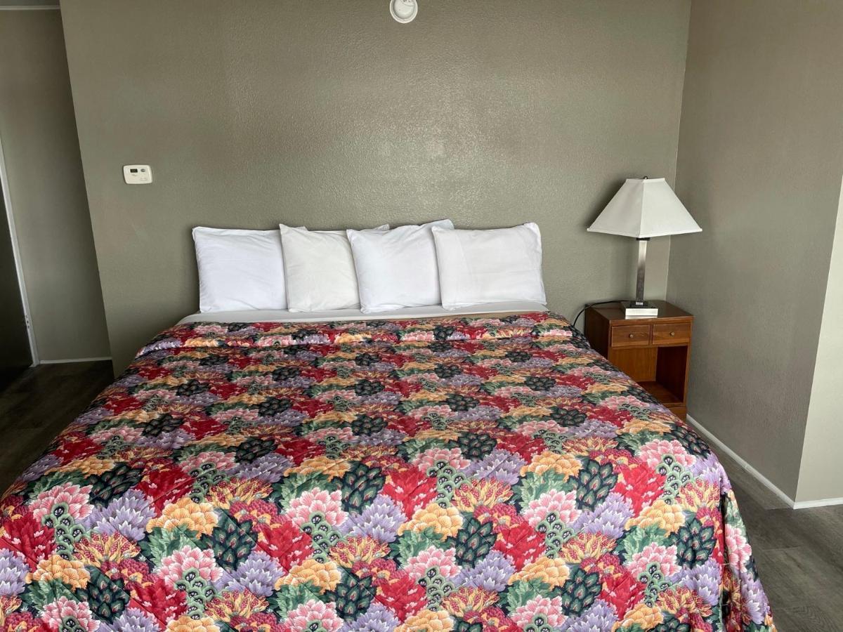 Timberly Motel Gaylord Extérieur photo