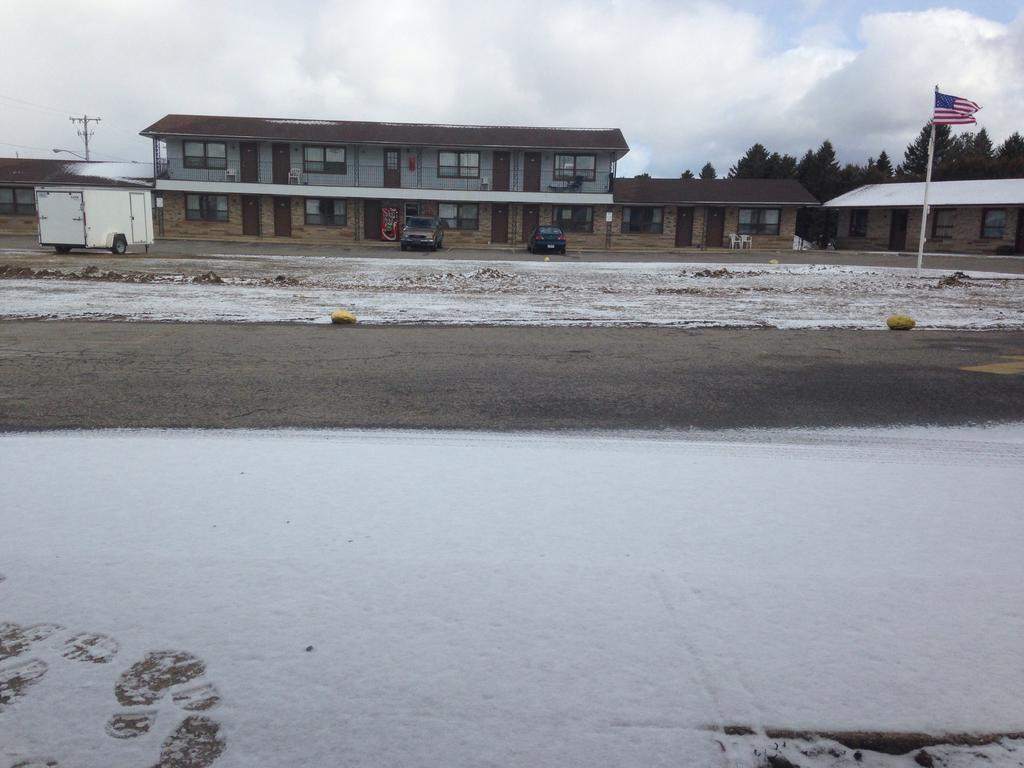 Timberly Motel Gaylord Extérieur photo