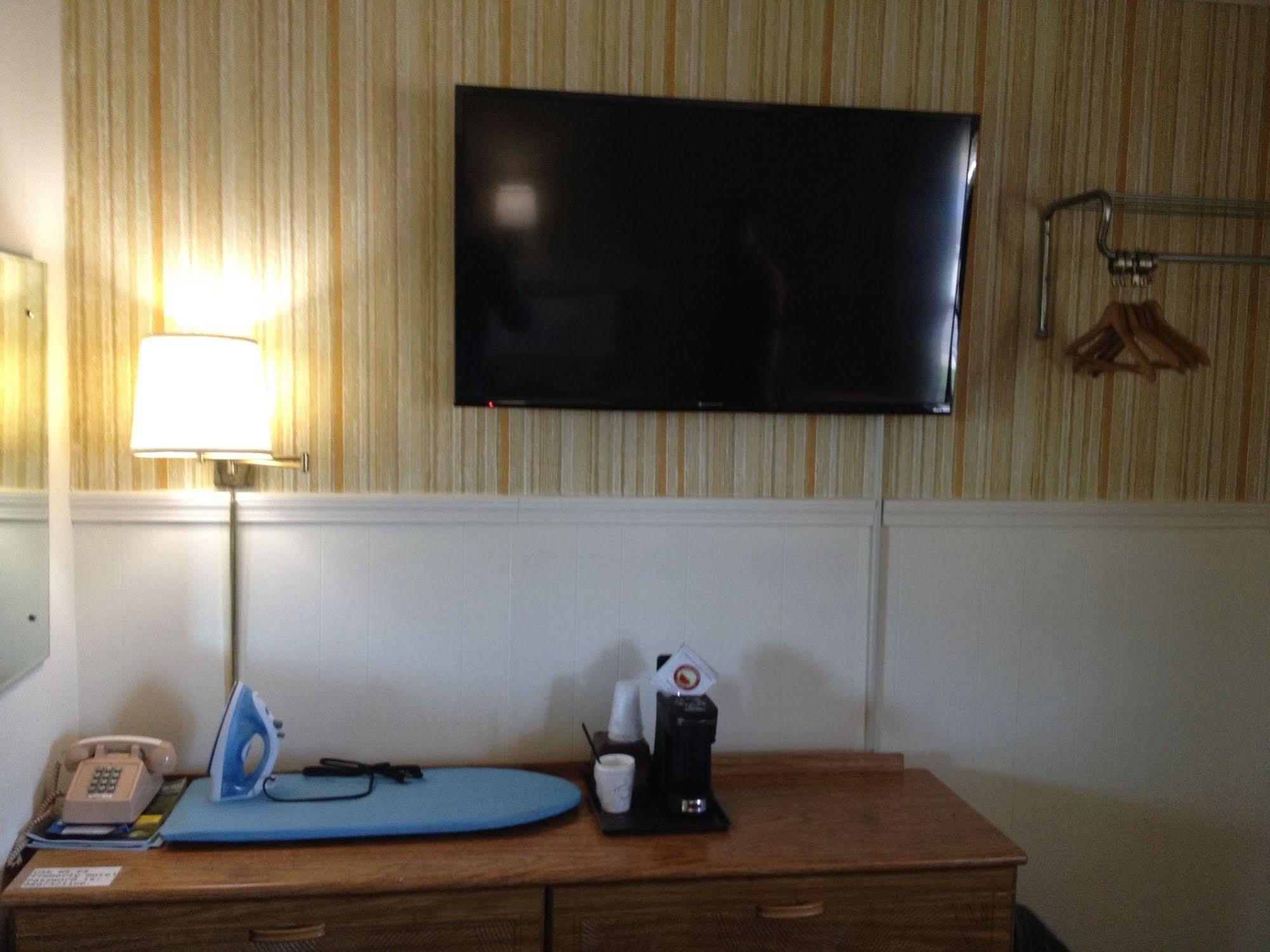 Timberly Motel Gaylord Extérieur photo