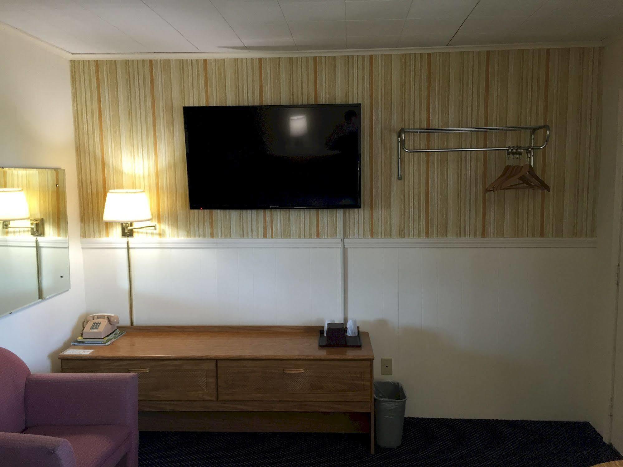 Timberly Motel Gaylord Extérieur photo