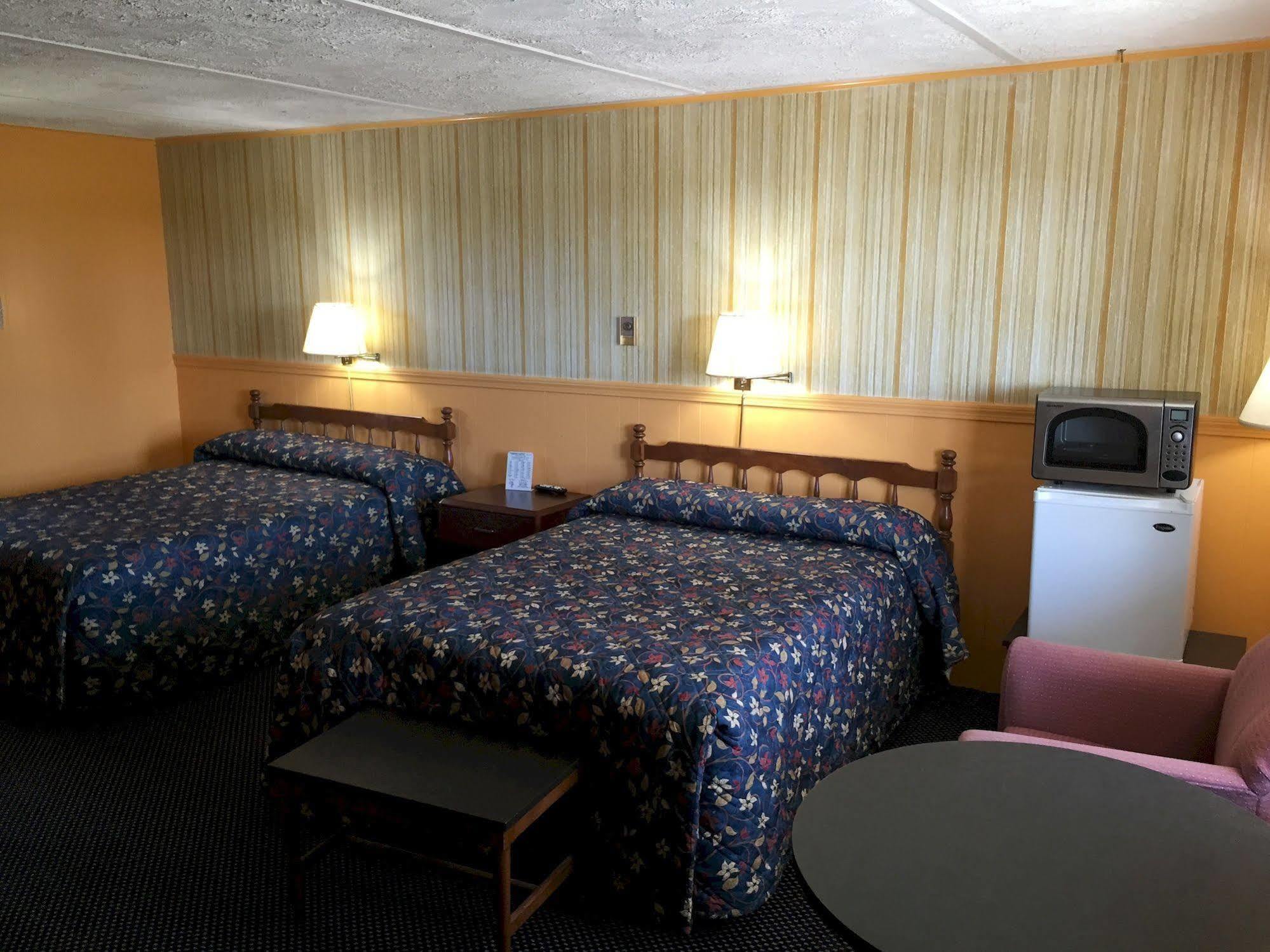 Timberly Motel Gaylord Extérieur photo