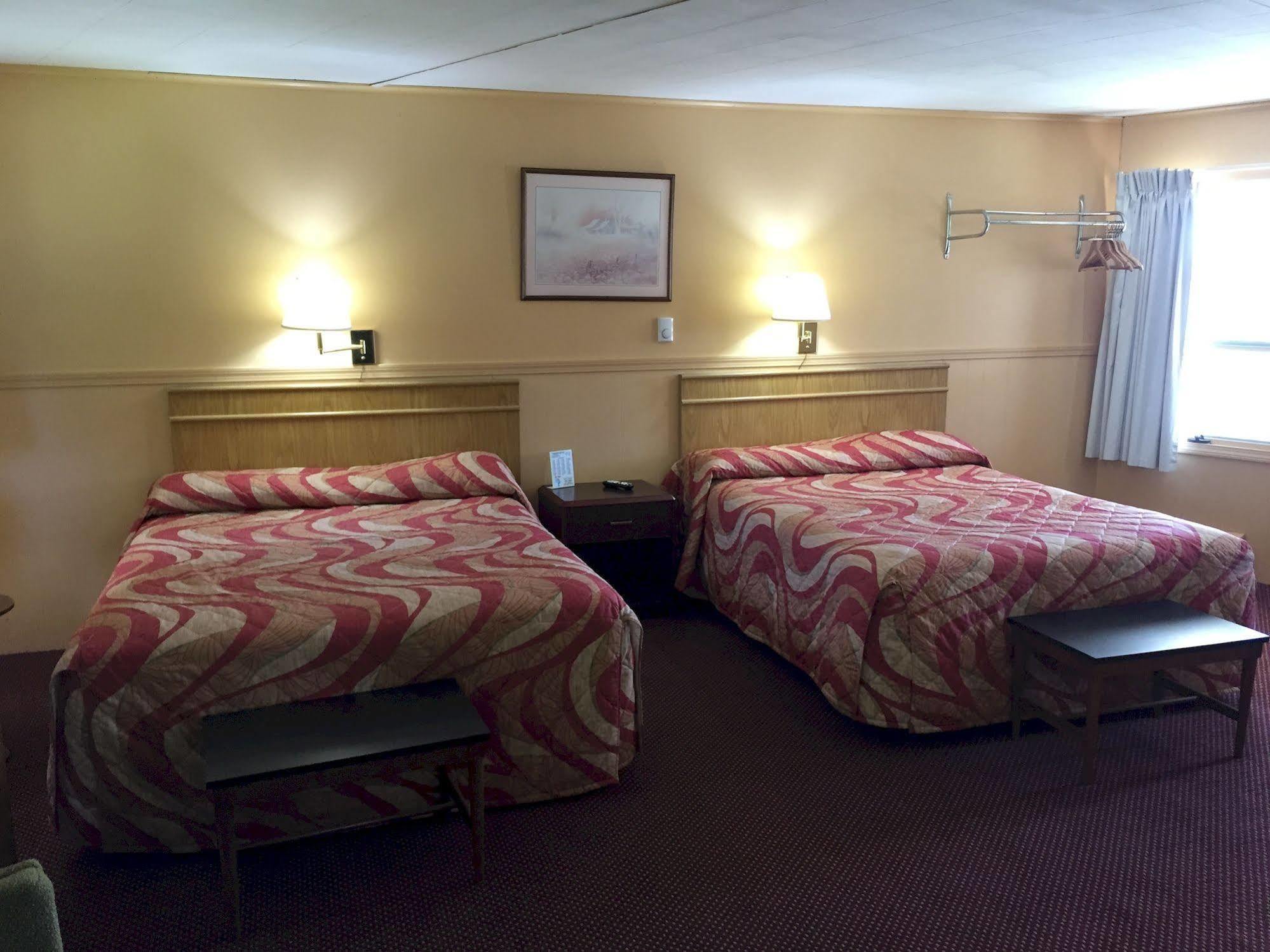 Timberly Motel Gaylord Extérieur photo