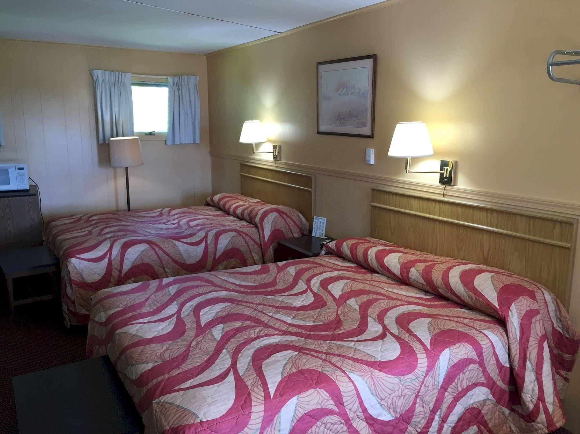Timberly Motel Gaylord Extérieur photo