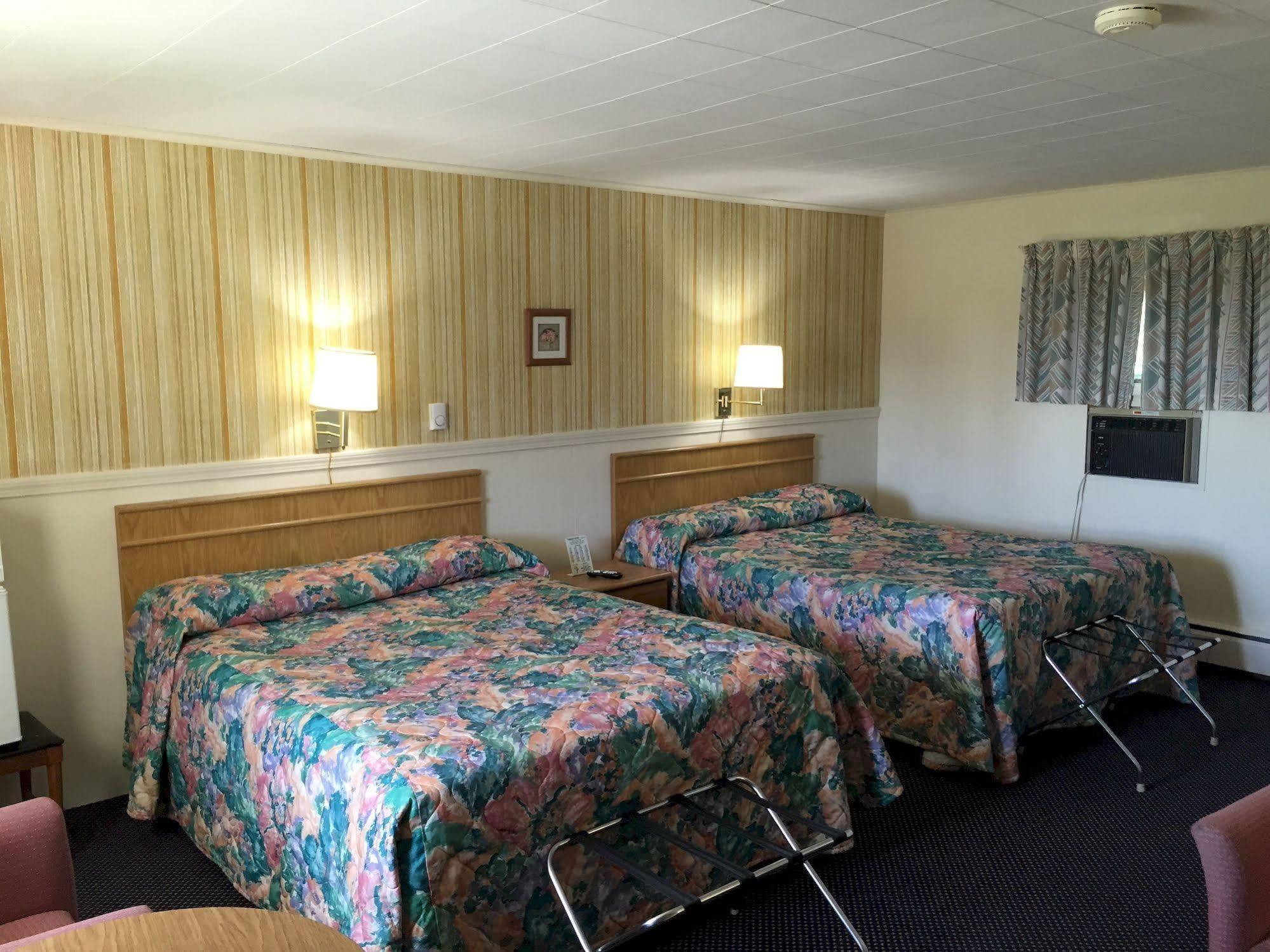 Timberly Motel Gaylord Extérieur photo